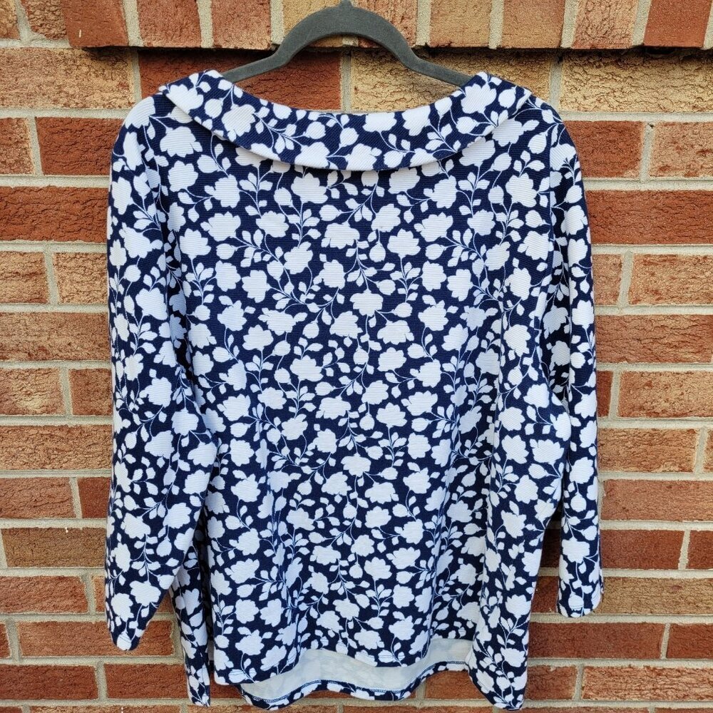 Talbots Plus Top Women's Size 3X Floral Blue and White - Picture 2 of 6
